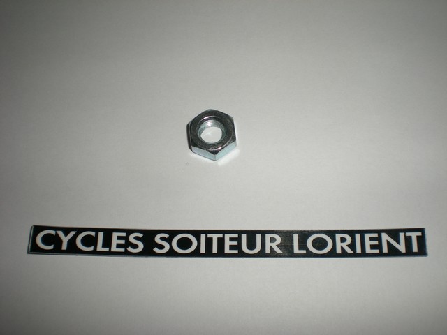 Ecrou cloche embryage