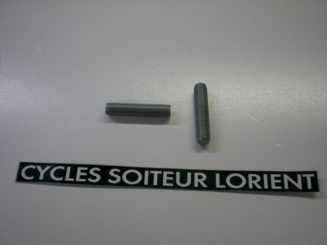Goujon d'échappement SYM 50