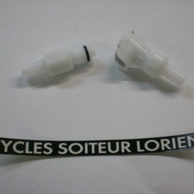 Raccord rapide de durite d'essence