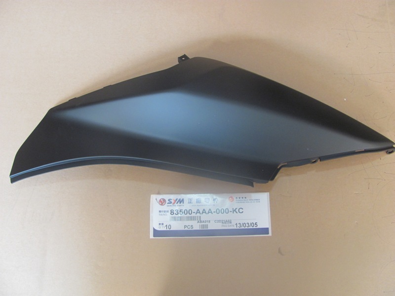 Coque arrière droit SYM CROX noir mat ( BK-001 )