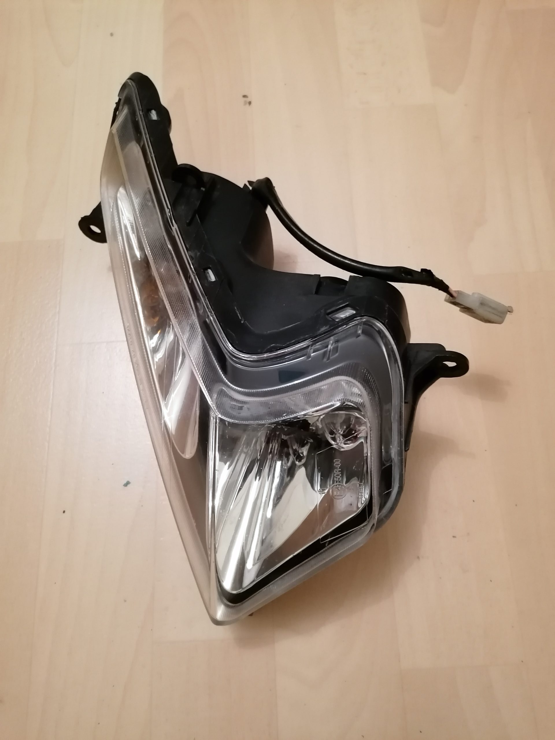 Clignotant avant gauche SYM GTS