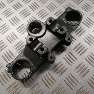 Platine de fourche supérieur DERBI