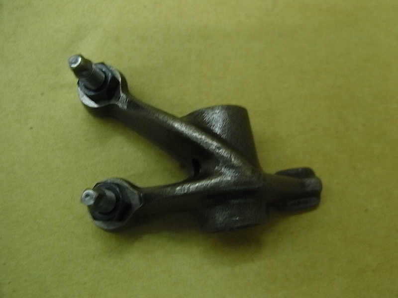 Culbuteur admission SYM 125 - 200