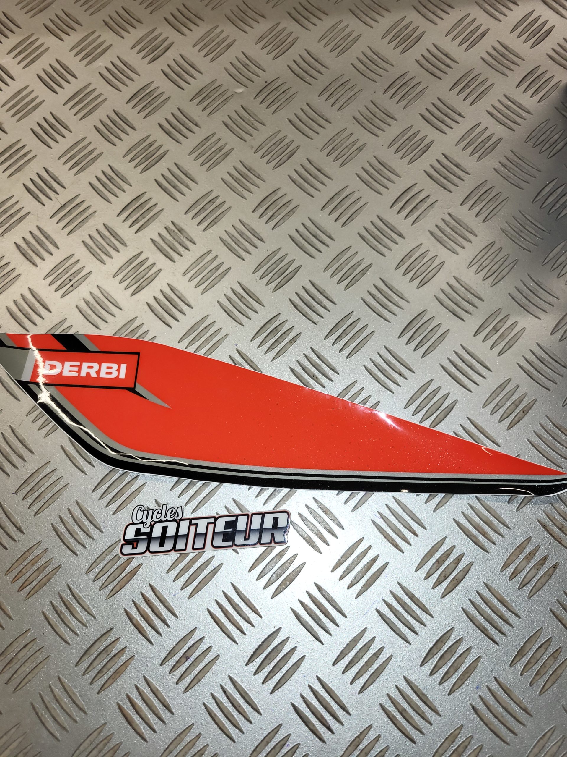 Autocollant droit dosseret fluo black DERBI R DRD / SM DRD XTREME E2