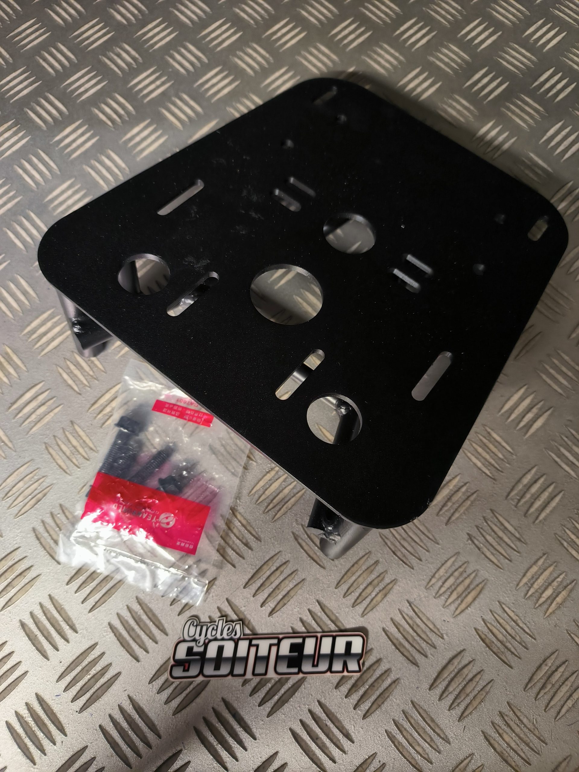 Support top-case SYM GTS / CRUISYM / JOYMAX