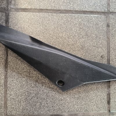 Coque sous selle droite DERBI SENDA